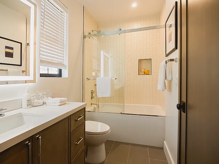 11024 Hortense St — Photo 14