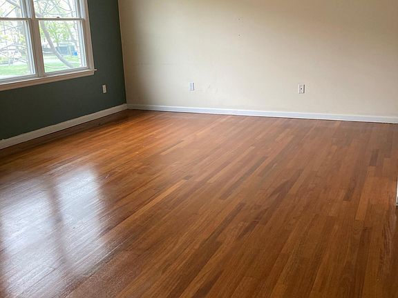 3rd image of 90 Kearny Ave Unit 3