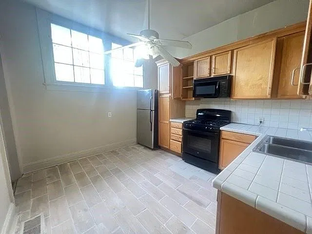 2 bed, 2.0 bath, 900 sqft, $1,750 — Photo 4
