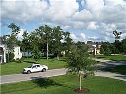 3rd image of 810 Royal Lakes Blvd