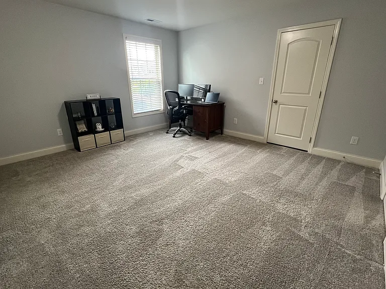 Upstairs bedroom2