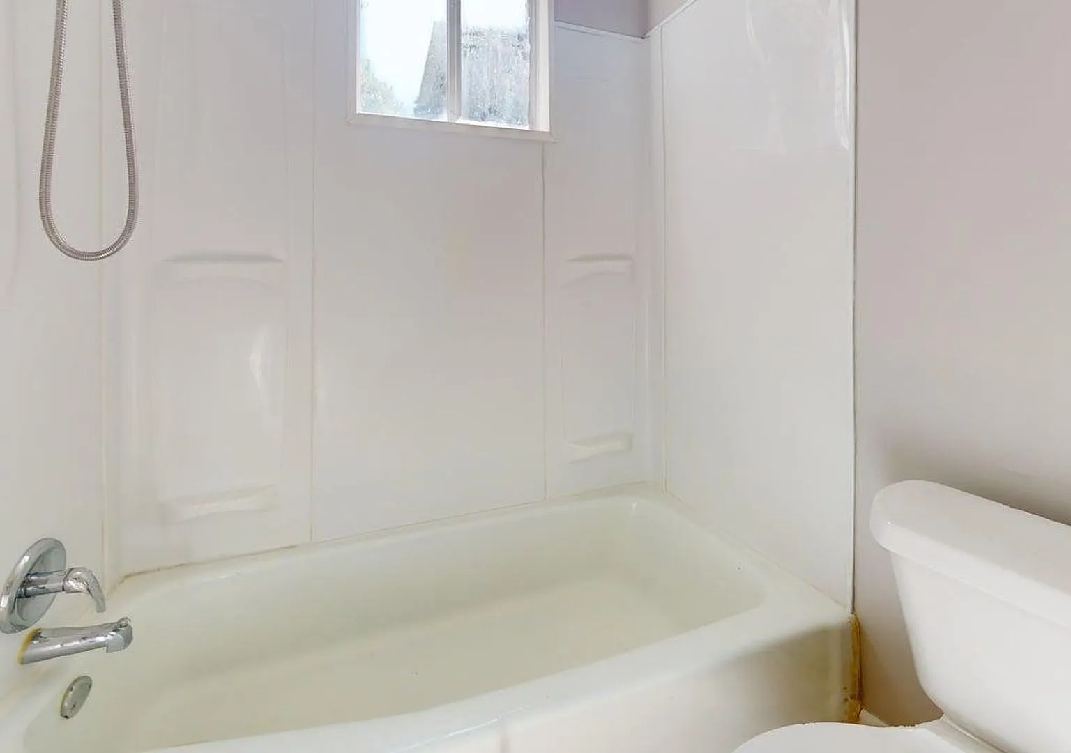 1315 Logan Ave NW — Photo 1