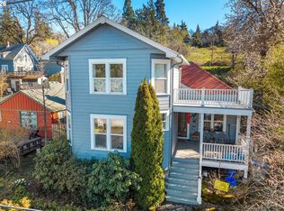 715 Sherman Ave, Hood River, OR