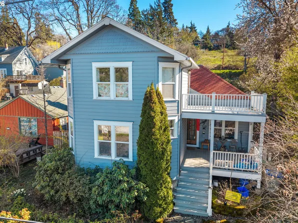 715 Sherman Ave, Hood River, OR 97031