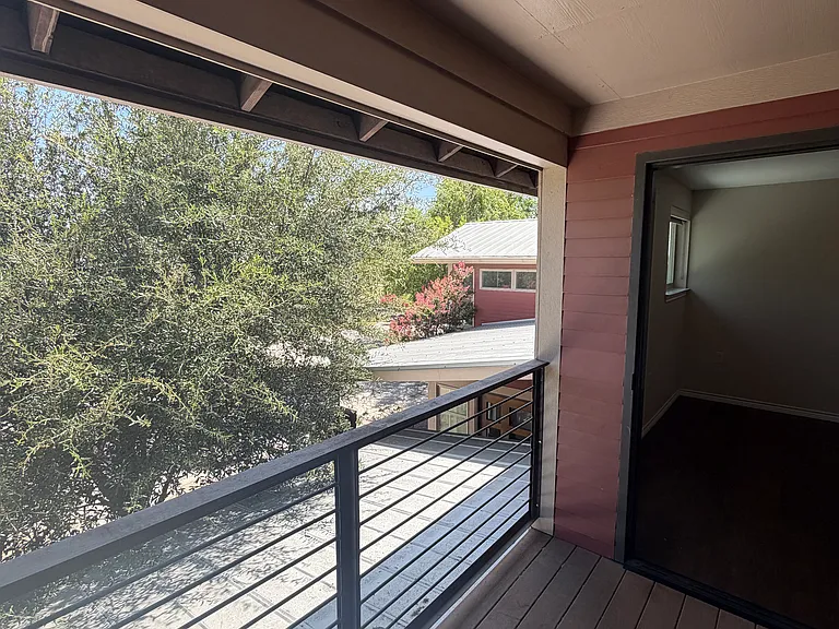 305 W Willis St #202 — Photo 14