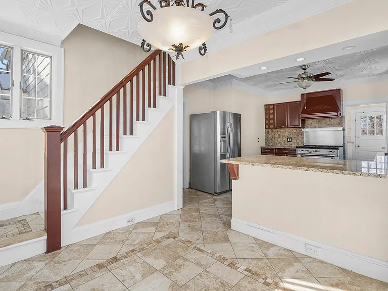1146 North Ave #1 — Photo 46