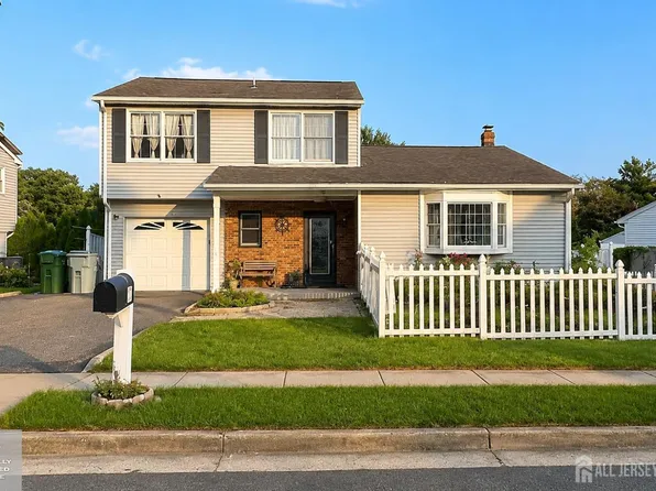 17 Ridge Rd, Edison, NJ 08817