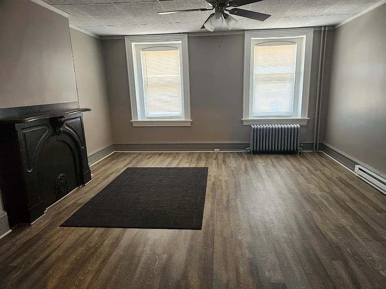 509 S Centre St #4 — Photo 4