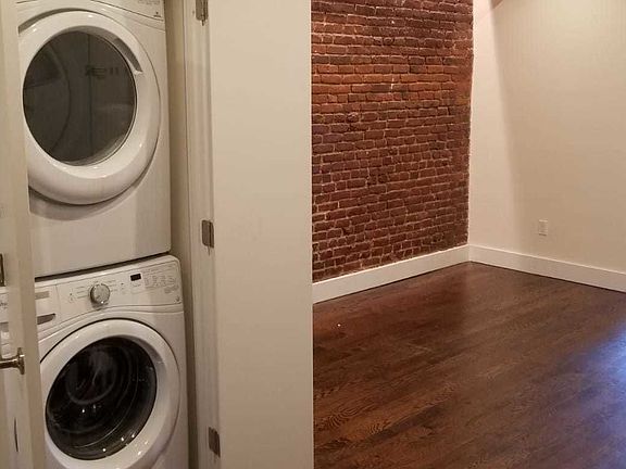 4th image of 586 Franklin Ave #2