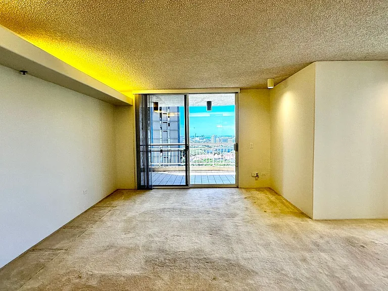 2047 Nuuanu Ave #1203 — Photo 3