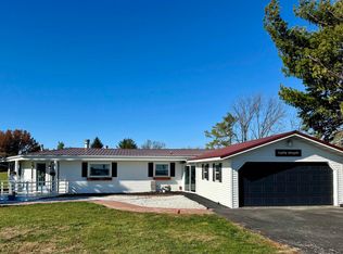 80 Wingate Dr, Avon, IL 61415