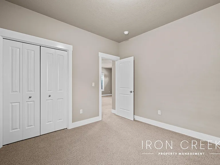 10709 W Wasdale Dr — Photo 10