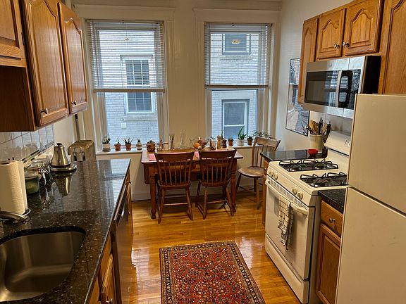 3rd image of 1750 Commonwealth Ave APT 5