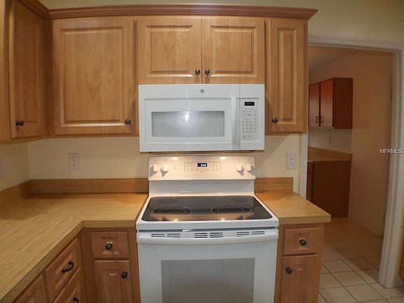 3rd image of 1808 Columbine Pl