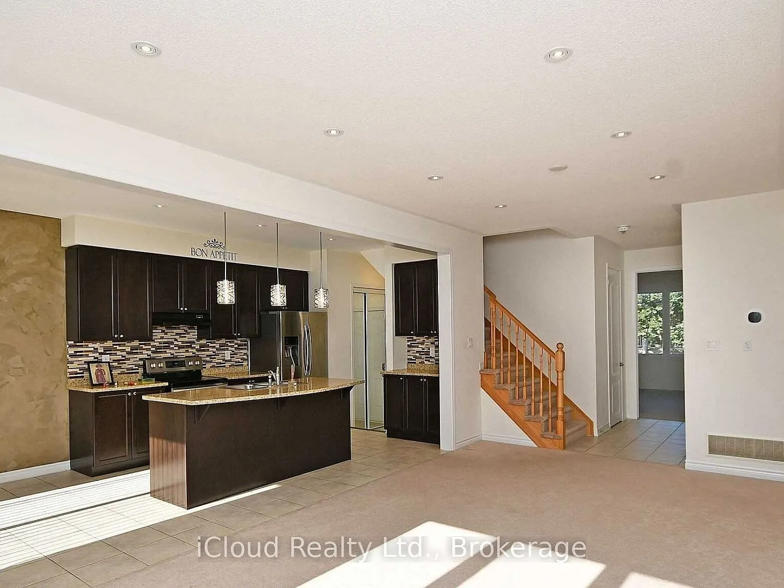3 bed, $3,000 — Photo 3