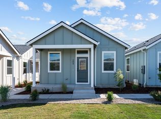 204 Gangnes Dr, Talent, OR 97540
