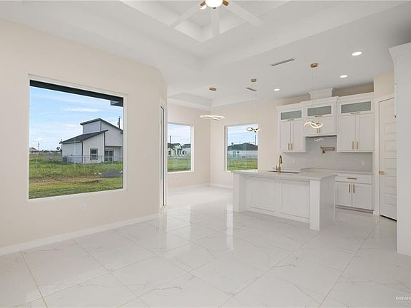 3rd image of 325 Barcelona Dr