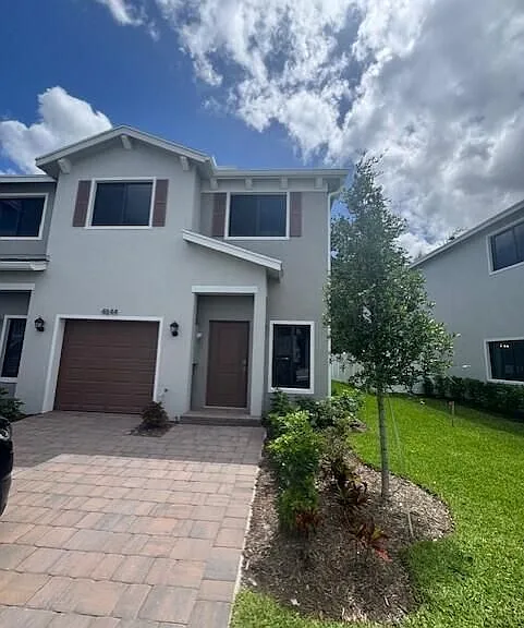 4844 Dillon St — Photo 1