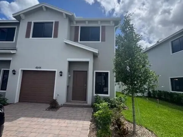 4844 Dillon St, Lake Worth, FL 33463