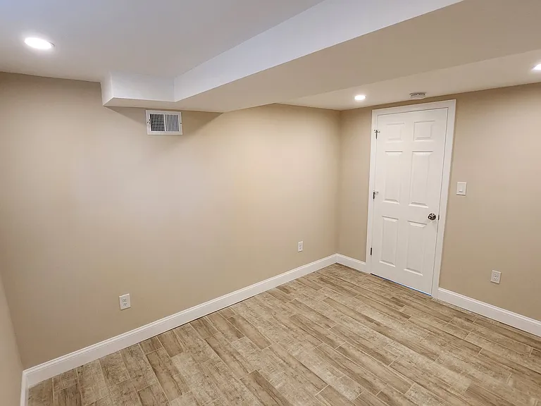 53 Willow Ave #HSE — Photo 9