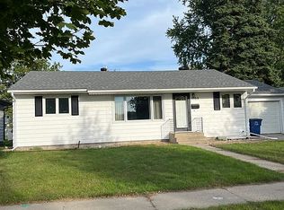 1102 16th St S, Moorhead, MN 56560