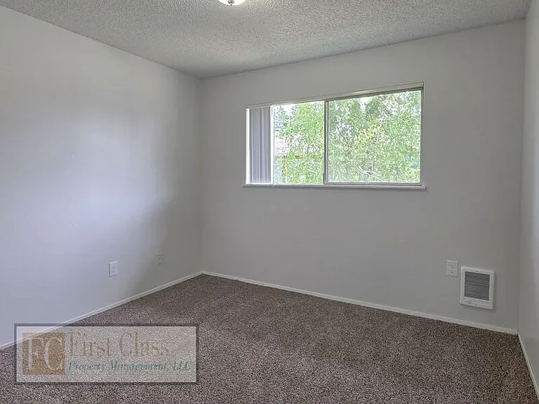 1348 NE 186th Ave — Photo 11