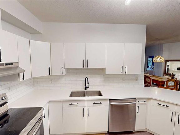 3rd image of 138 N 18th Ave SE #203