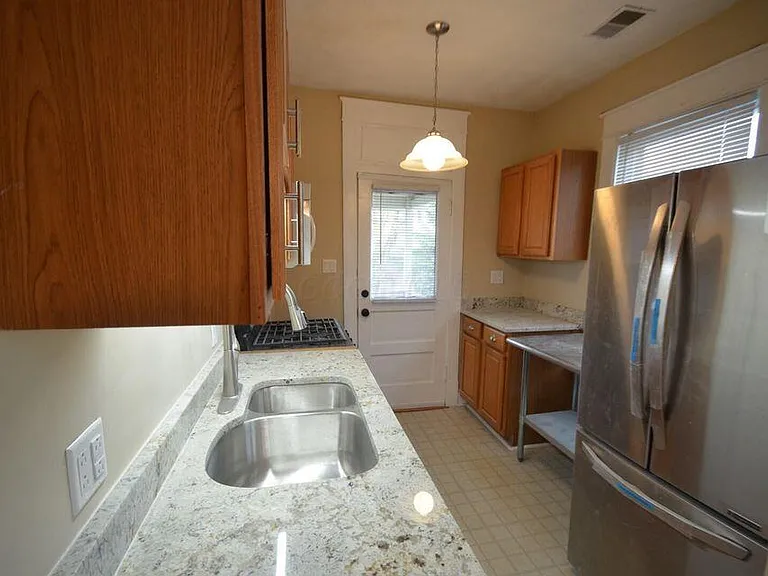 984.5 Hunter Ave #9845 — Photo 6