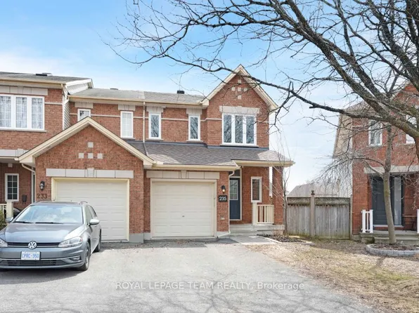 235 Saddlesmith Cir, Ottawa, ON K2M 2Z1