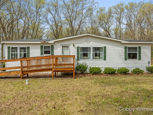 2632 E 100th St, Grant, MI 49327