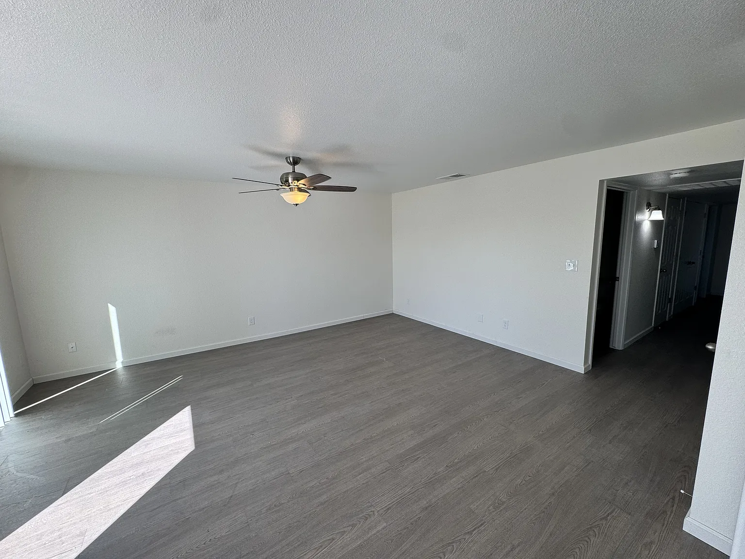 4 bed, 1100 sqft, $2,050 — Photo 3