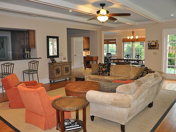 4th image of 1135 Overbrook Dr