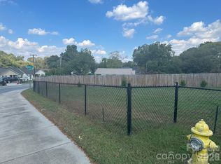 821 S Hoskins Rd, Charlotte, NC 28208