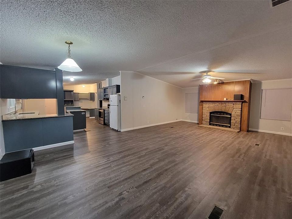 1st image of 17717 Oaks Dr