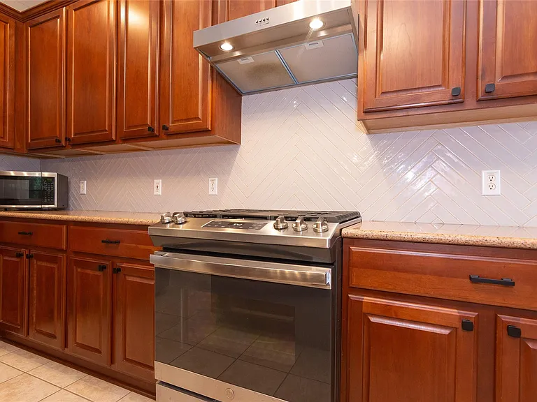 11004 Quarry Oaks Trl — Photo 14