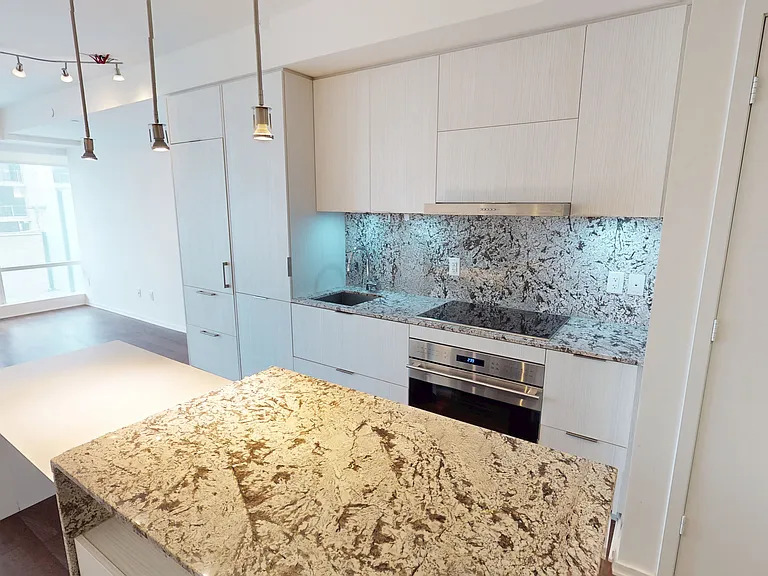 1 Bloor St E #4407 — Photo 4