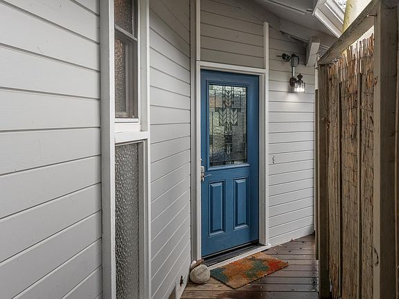 3rd image of 238 Moosehead Dr