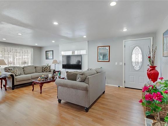 2nd image of 615 Elizabeth Ln