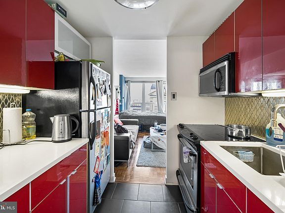 4th image of 224 W Rittenhouse Sq #30-715B