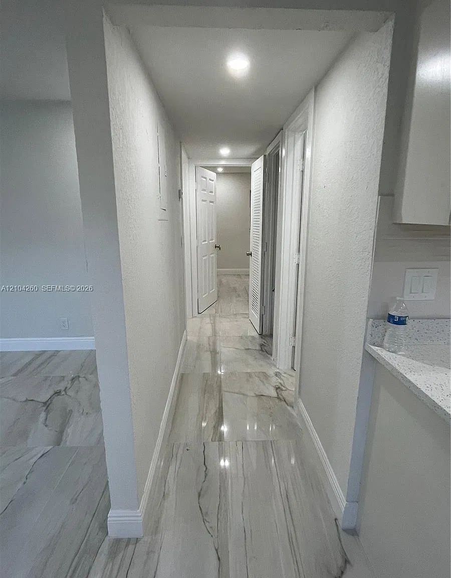 Coral Springs Sub No 1 — Photo 4