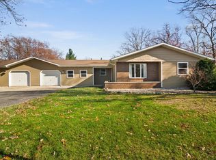545 Forsythia St SE, Demotte, IN 46310