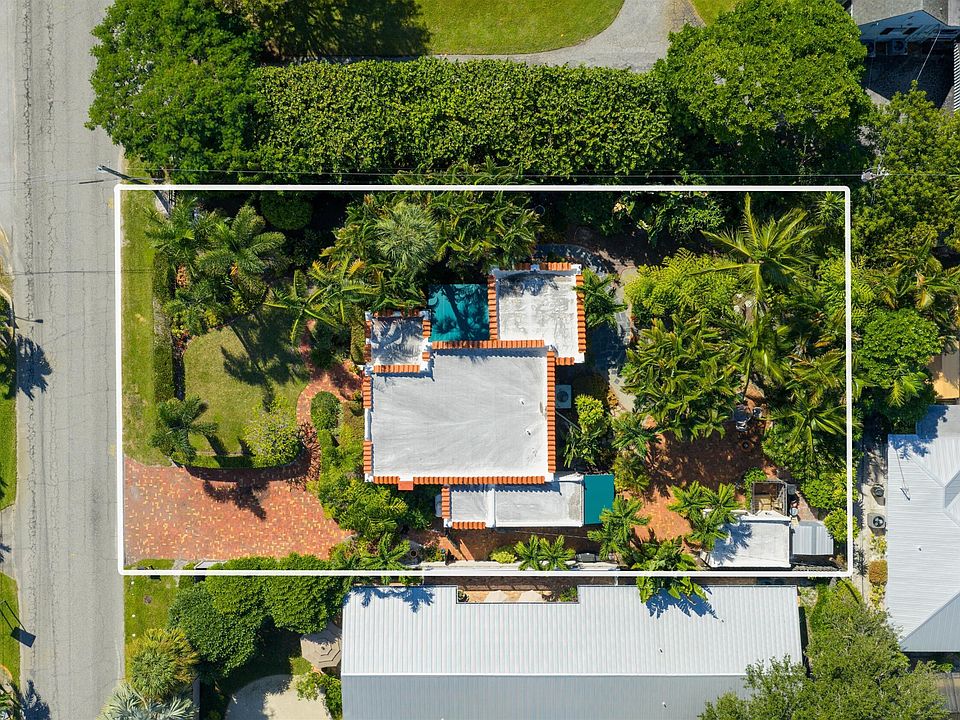 2nd image of 1112 N Swinton Avenue