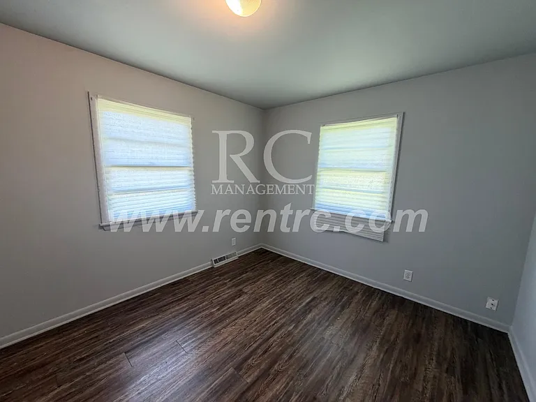 312 Holmes Ave — Photo 8