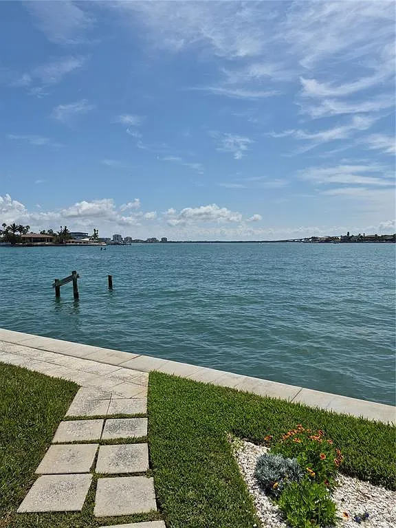 2 bed, 2.0 bath, 780 sqft, $2,200 — Photo 4