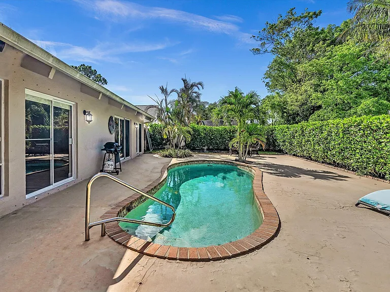 3996 NW 7th Ct — Photo 47