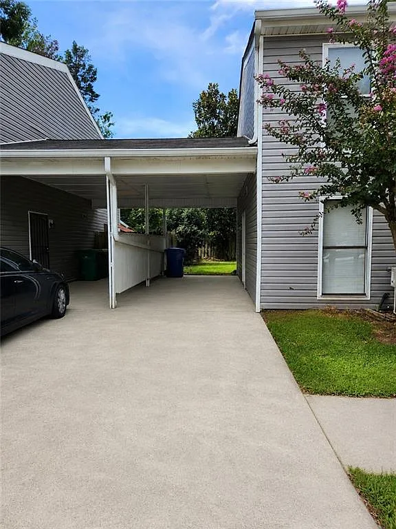 3 bed, 2.5 bath, 1278 sqft, $1,550 — Photo 2