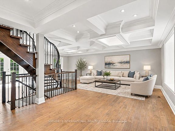 5th image of 776 Marlee Ave
