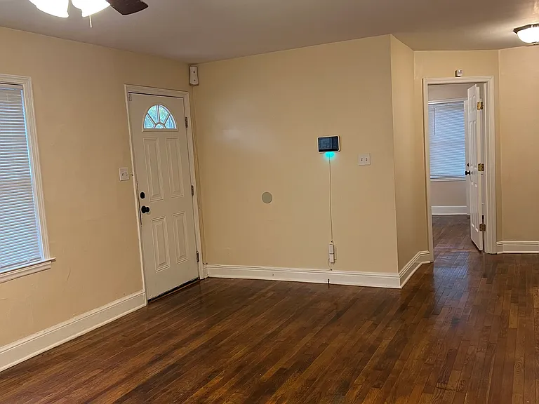 1200 Vance St — Photo 2