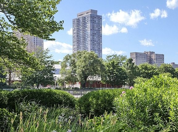 2nd image of 2020 N Lincoln Park West Pkwy #37GH
