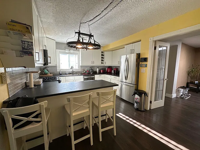 511 Wilson St — Photo 1